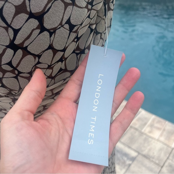 London Times Black and Cream Sleeveless Midi Dress - Picture 6 of 15